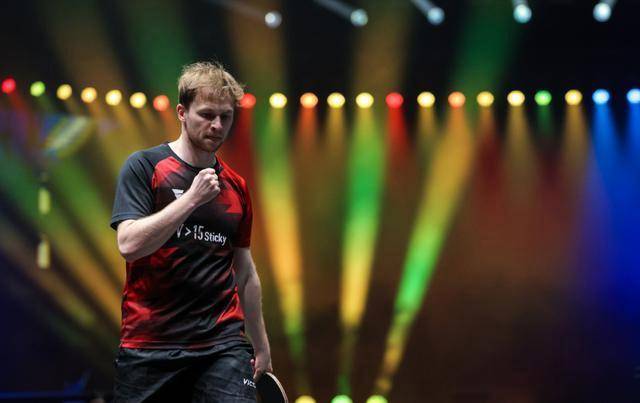 比如和队友 比如和队友