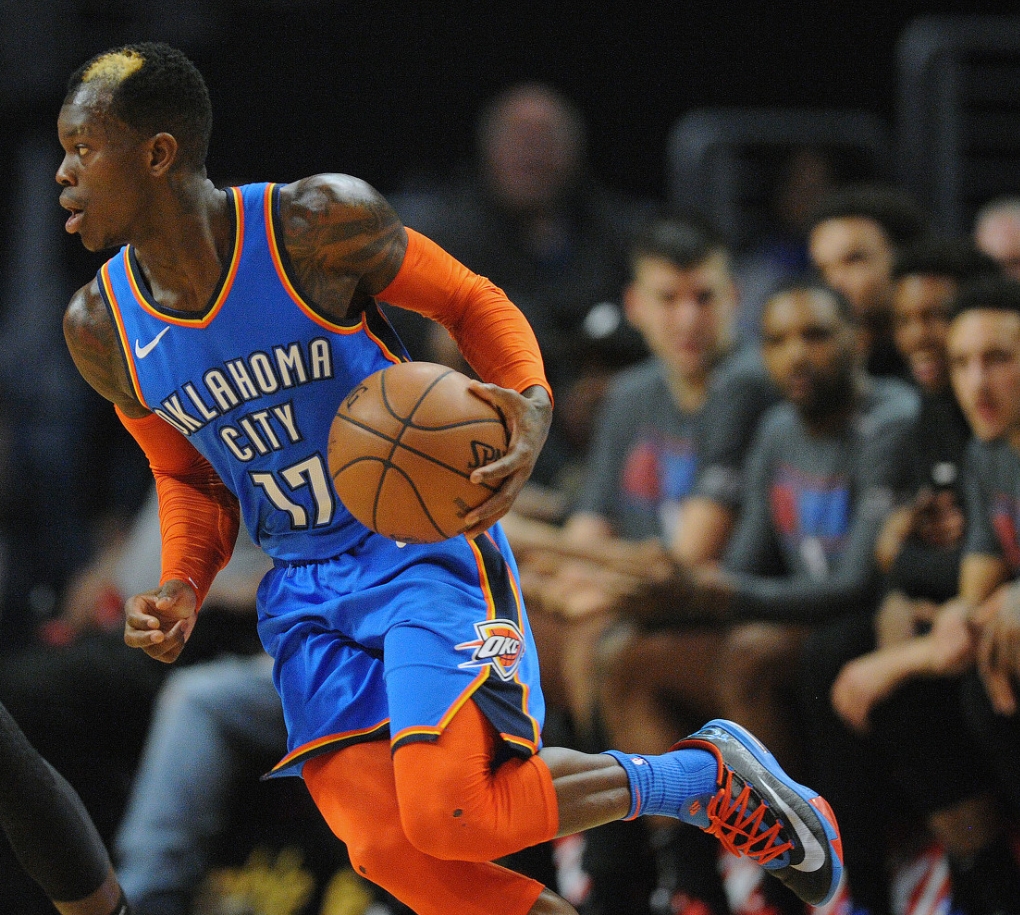 这使得她在 这使得她在